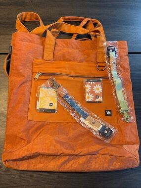 Thread Wallets Honey Utility Tote Bag + 4 New Accessories Bundle